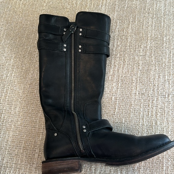 UGG Moto boot in black size 7.5 - Picture 5 of 10